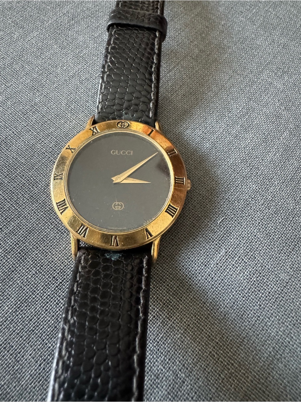 Vintage Gucci 3000M Gold-Tone Bezel Black Dial Leather Strap Men's Watch